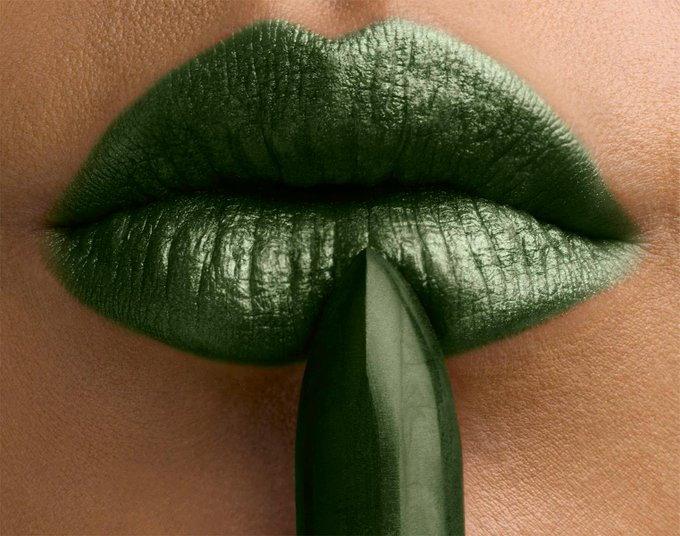 Makeup Warehouse Store Online in Australia - Maybelline Colour Sensational Metallic Lipstick 986 Serpentine 986 Serpentine