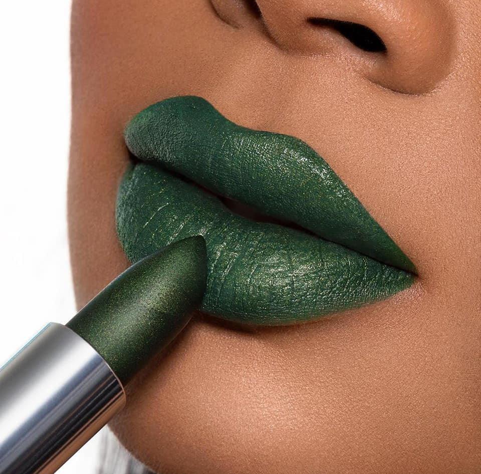 Makeup Warehouse Store Online in Australia - Maybelline Colour Sensational Metallic Lipstick 986 Serpentine 986 Serpentine