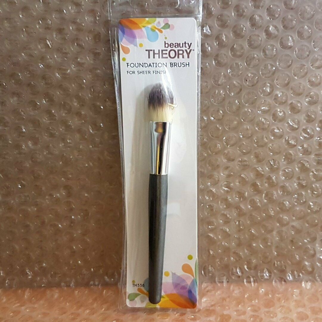 Beauty Theory Foundation Brush for Sheer Finish 150mm long